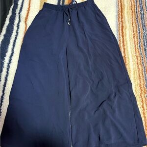 Le Chateau Navy Cropped Pants